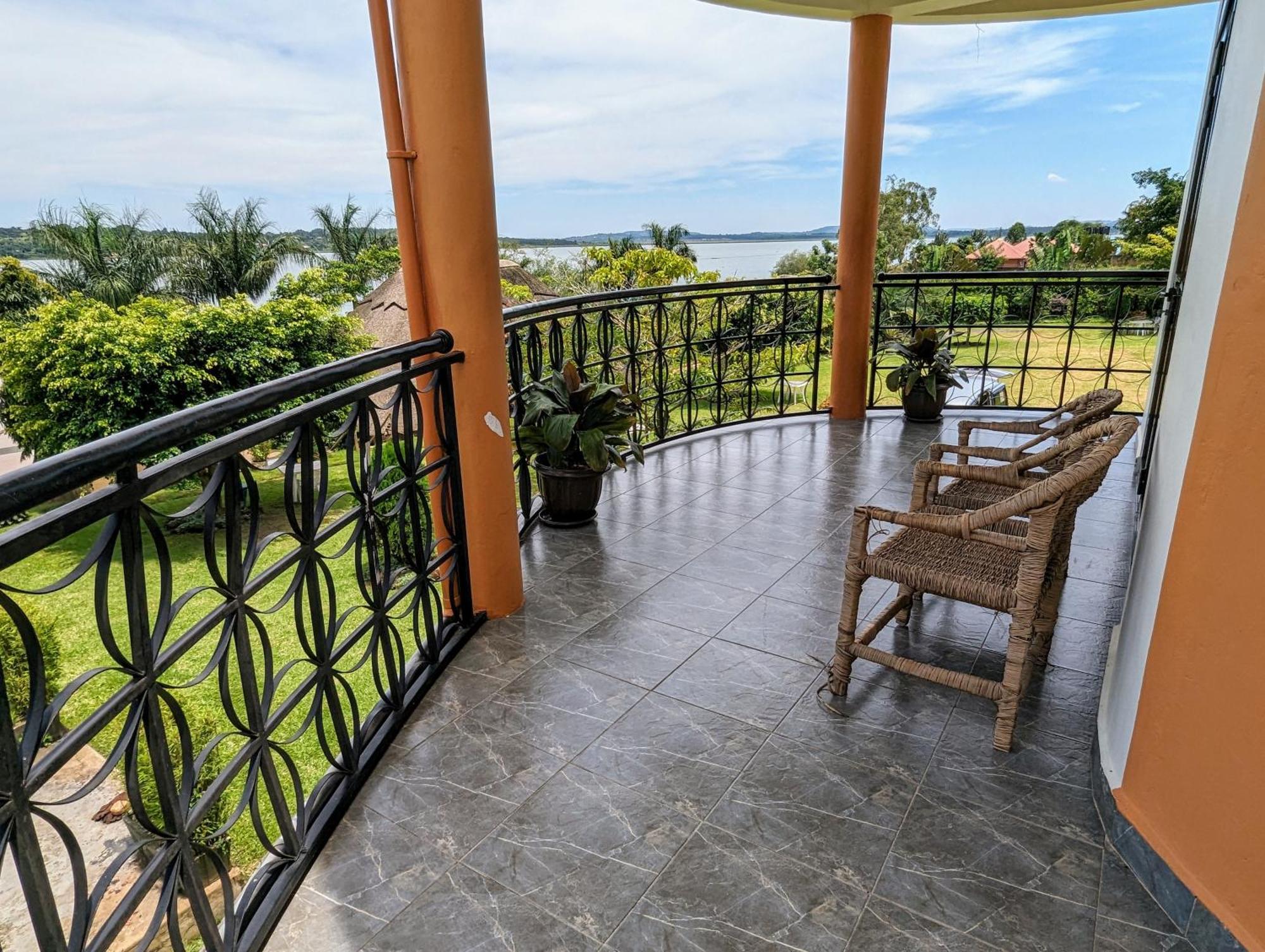 Oslo Gardens Bed & Breakfast Entebbe Exterior photo
