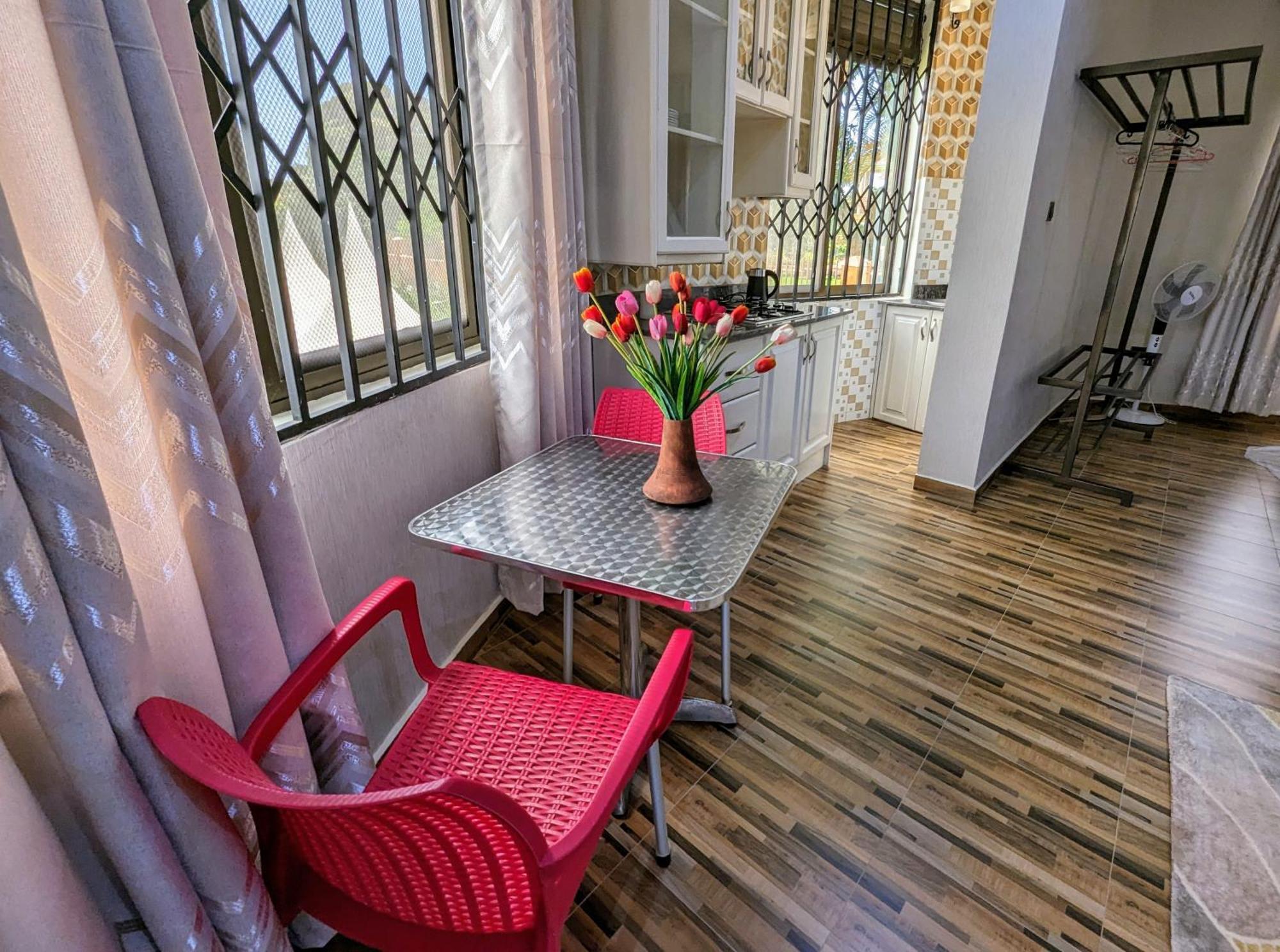 Oslo Gardens Bed & Breakfast Entebbe Exterior photo