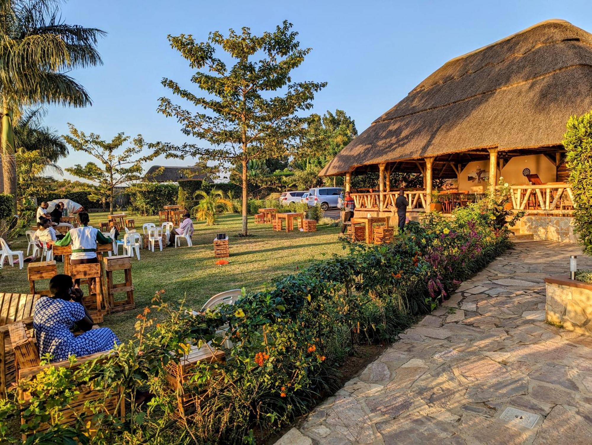 Oslo Gardens Bed & Breakfast Entebbe Exterior photo